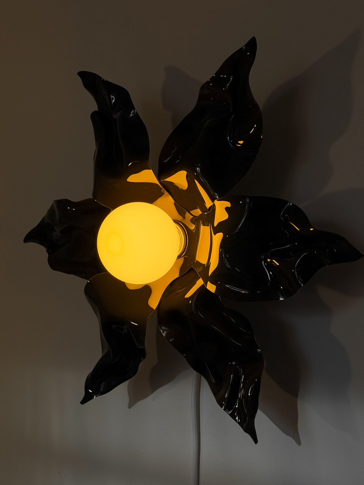 BLACK LILY